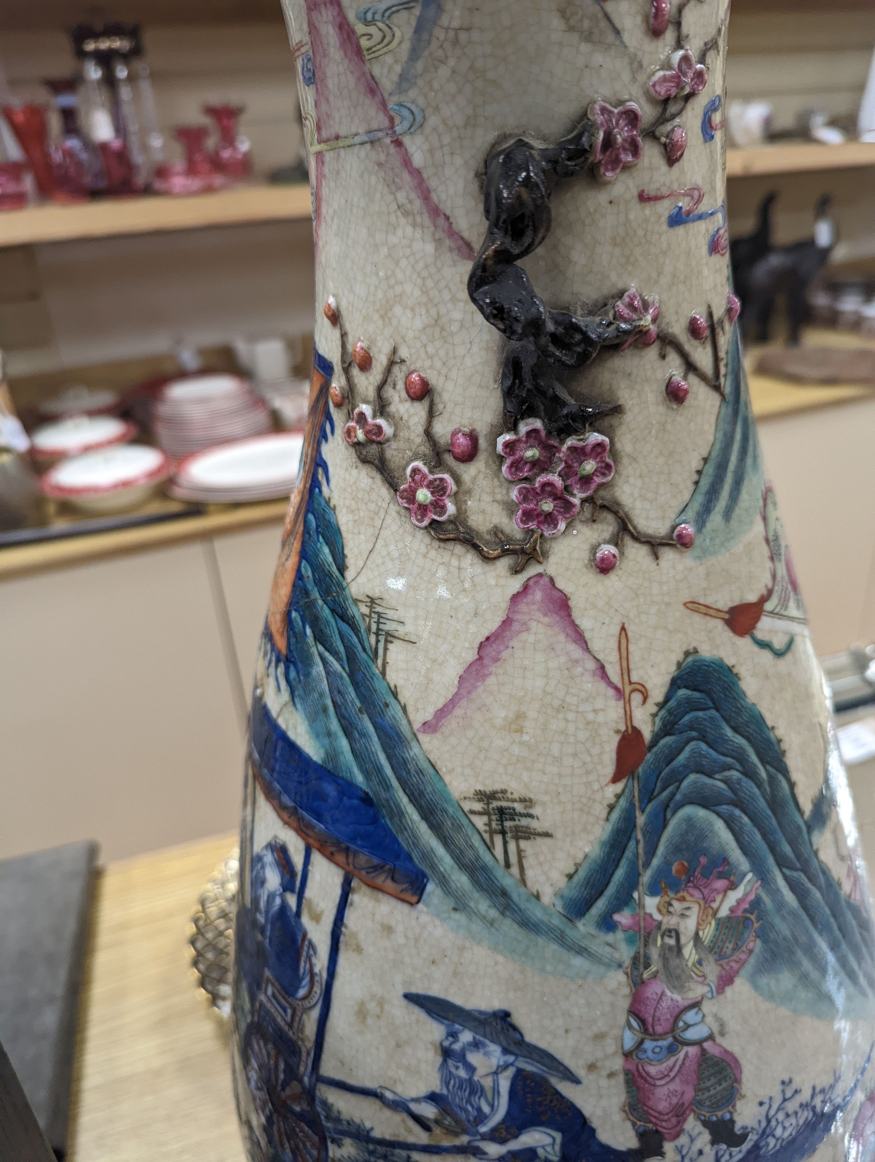 A large Chinese crackle glaze vase, Chenghua mark, 19th century - 62cm tall